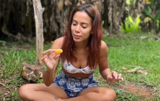 Anitta em retiro espiritual